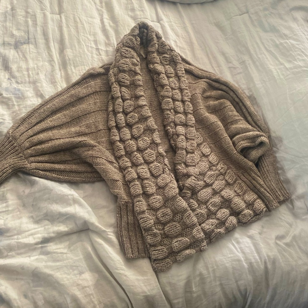 Woman’s size small Arden B waist length sweater